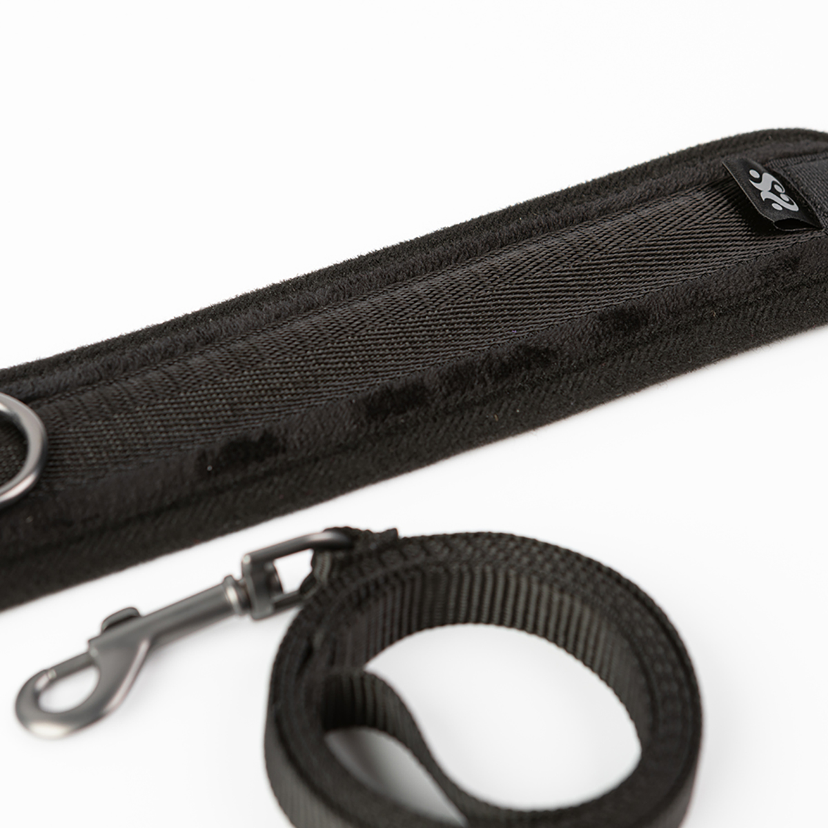 SEI MIO Take the Lead Padded Neck Collar and Leash - Image 3